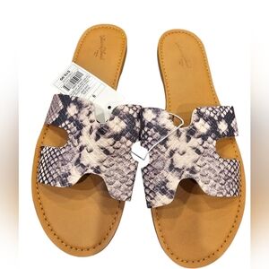 Universal Thread “Jenny” Snake Print Slide Sandals – Size 9 – NEW